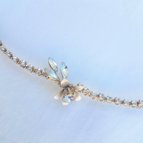 Gold Floral Headpiece - Picture 4 of 14